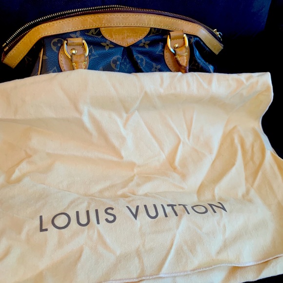 Authentic Louis Vuitton Tivoli with dust bag. - Picture 4 of 12